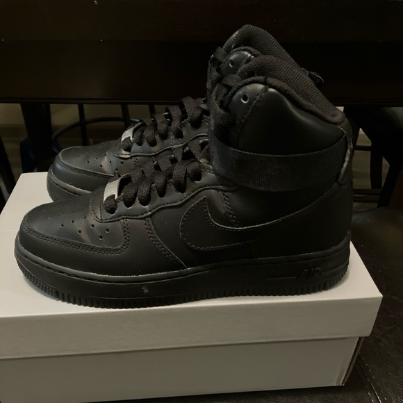 Nike Air Force 1 High LE (GS) Size 4Y - Picture 1 of 6